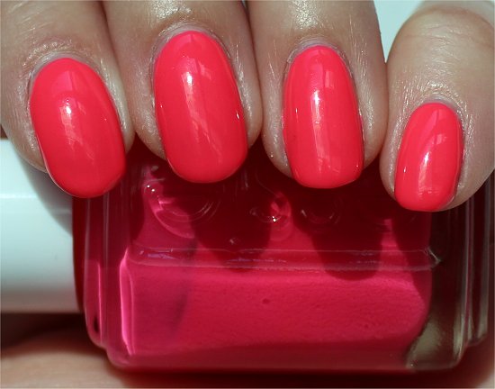 Short Shorts by Essie Swatch & Review