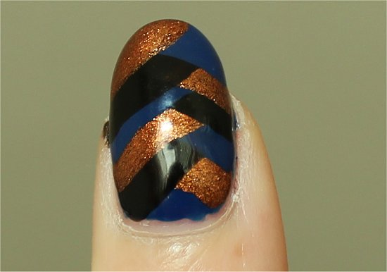 Fishtail-Braid-Nail-Art
