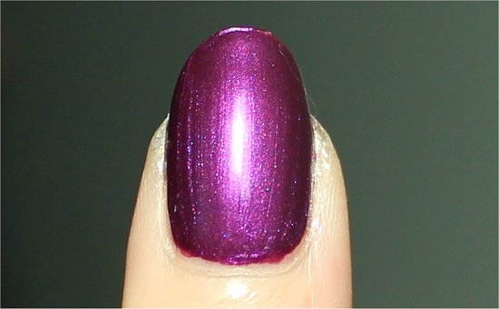 OPI Suzi & the 7 Dusseldorfs Review & Pictures
