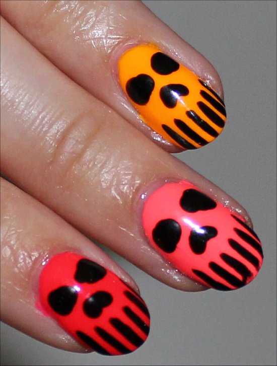 Skull-Nails-Nail-Art-Neon-Manicure-Pics