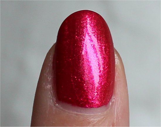 Nicole by OPI Scarlett Selena Gomez