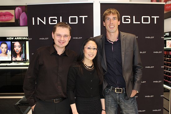 Inglot Toronto SwatchAndLearn