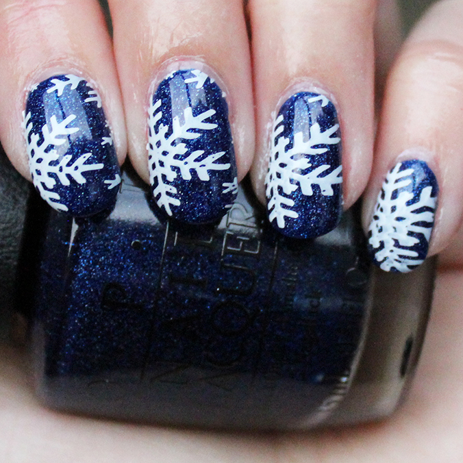 MoYou London Nail Art Festive Snowflakes Nails