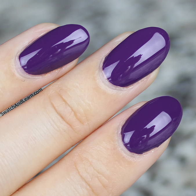 L'Oreal Colour Riche Le Vernis a l'Huile Violet de Nuit Swatch